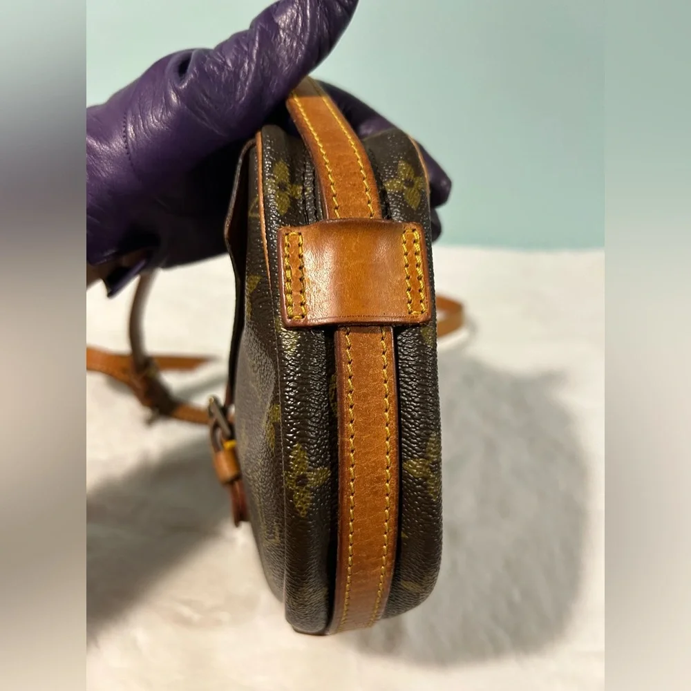 Louis Vuitton Jeune Fille Crossbody Monogram PM size. Great condition. - Picture 4 of 9